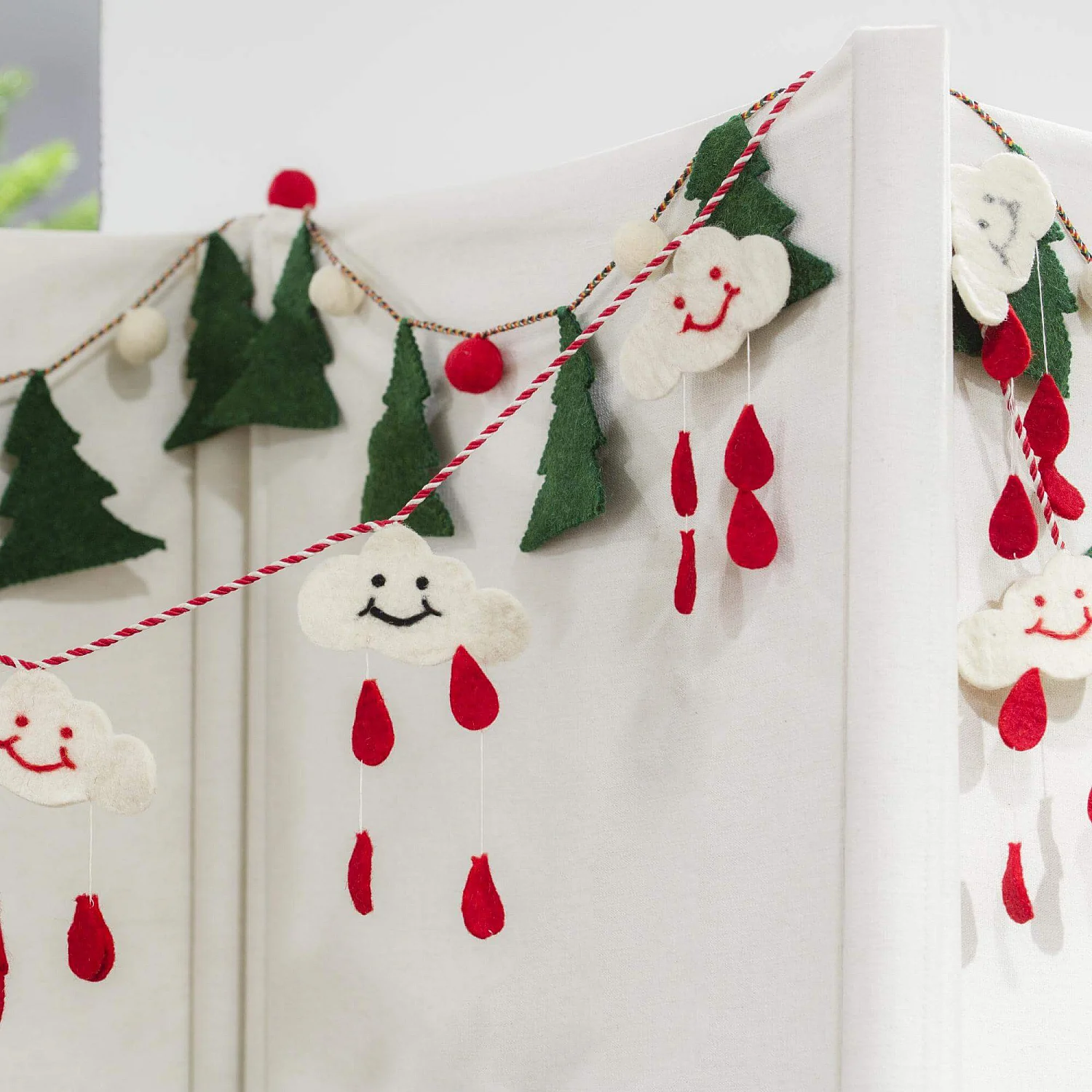 Décoration de Noël - Guirlande de nuages en feutre  - 1 m - 1