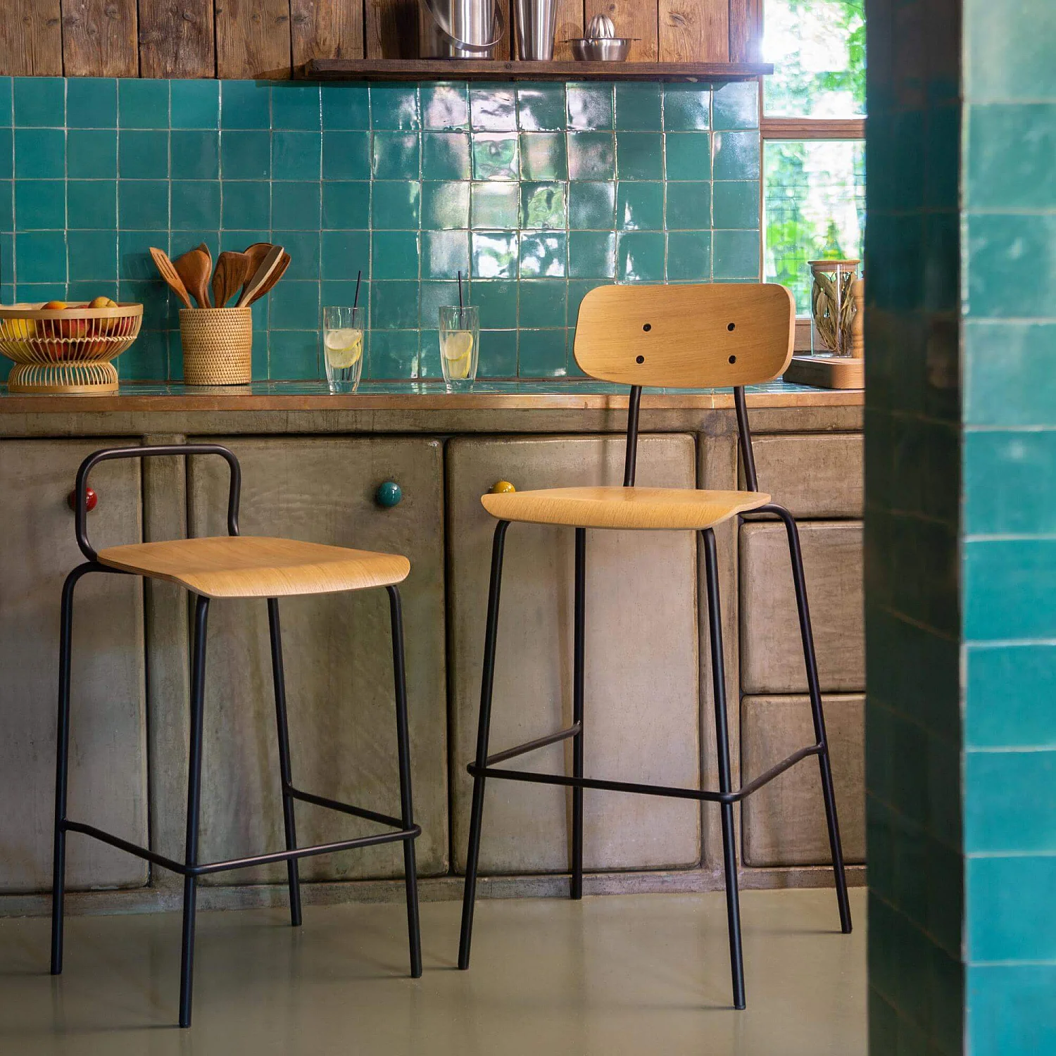 Chaise haute de bar avec pieds en métal - 1