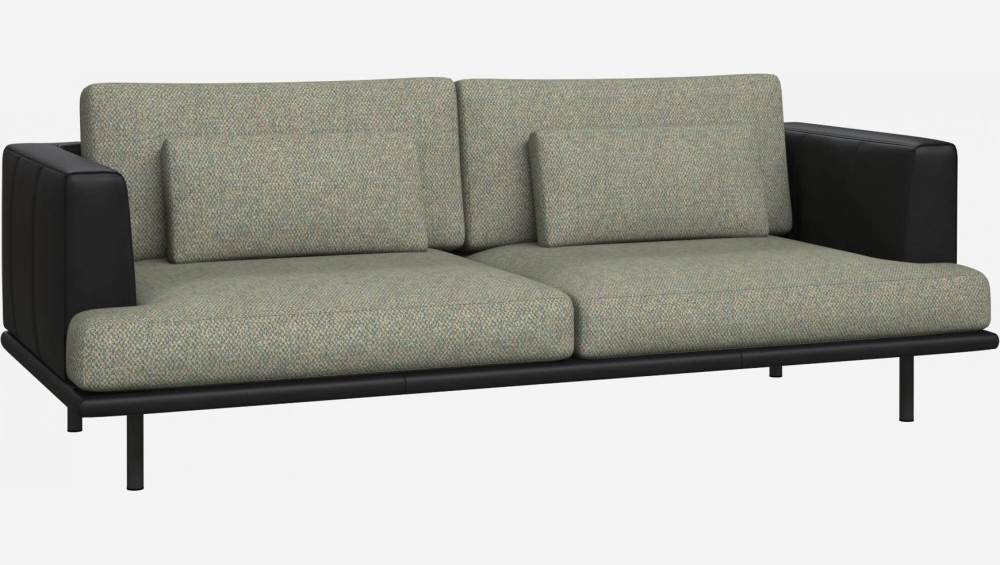 3-Sitzer Sofa aus Stoff Bellagio organic green mit Basis und Armlehnen aus schwarzem Leder