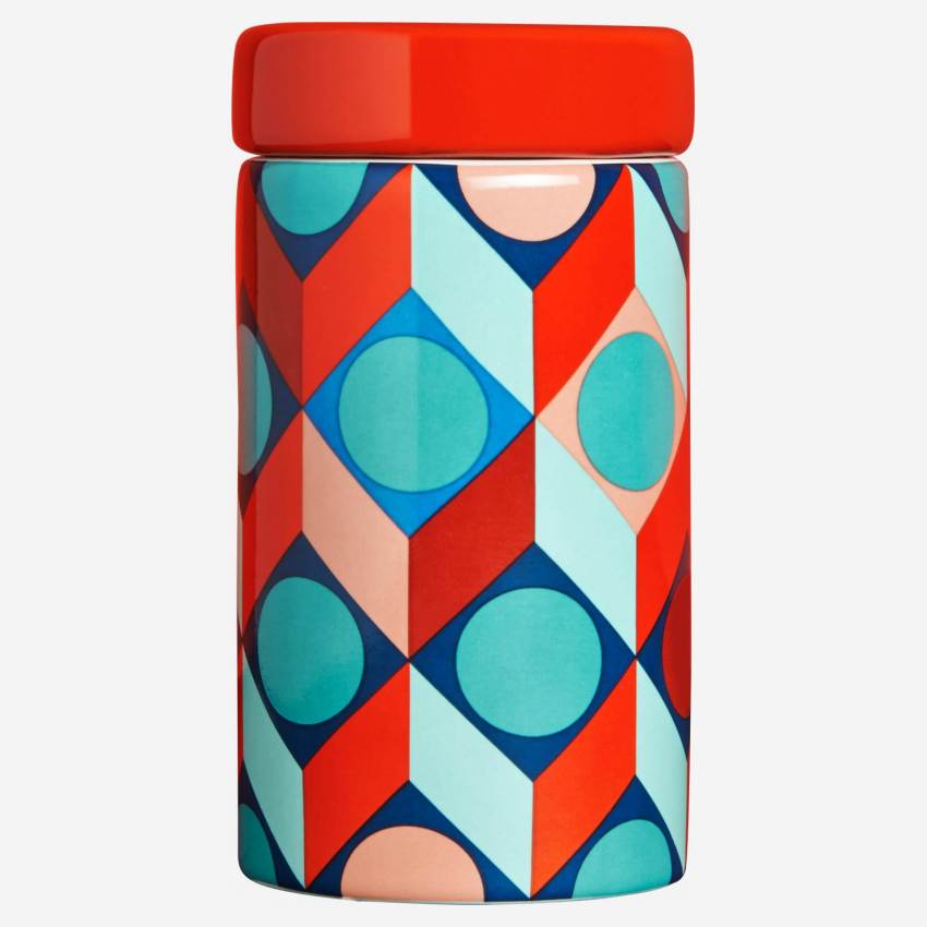 Spice jar with patterns