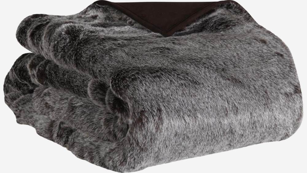 Bedspread in faux fur
