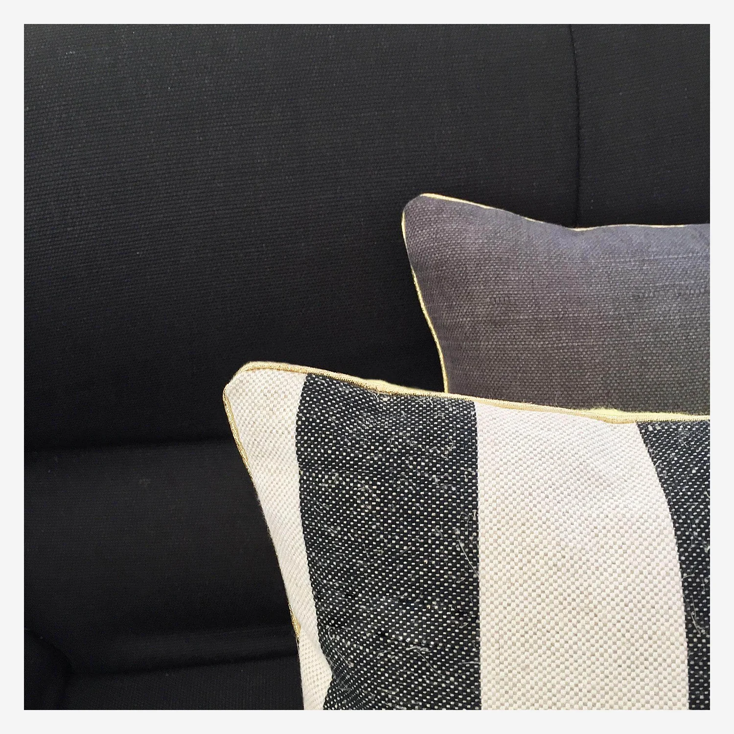 Coussin en lin - Noir et beige - Design by Serge Bensimon pour Designerbox - 1