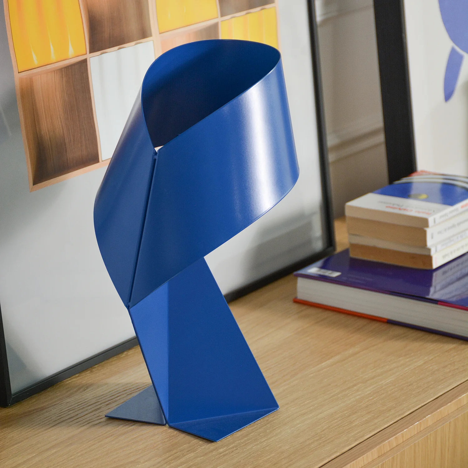 Édition limitée - Lampe de table en métal - 35 cm - Bleu Pacifique - Design by Claire Norcross - 1