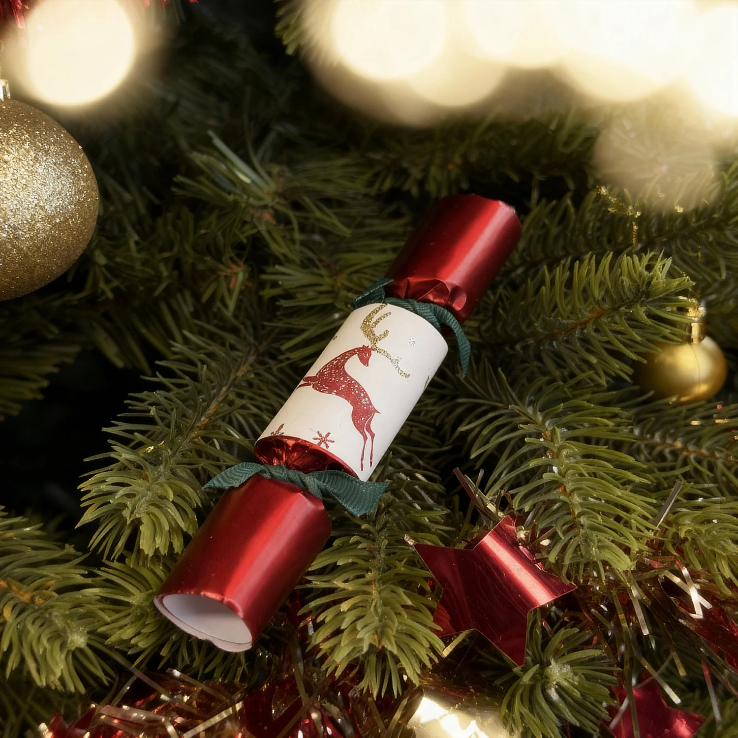 Weihnachtsdekoration - 8er-Set Mini-Cracker mit Rentiermotiv - Rot, Weiß, Cremefarben (12-er-Set) - 1