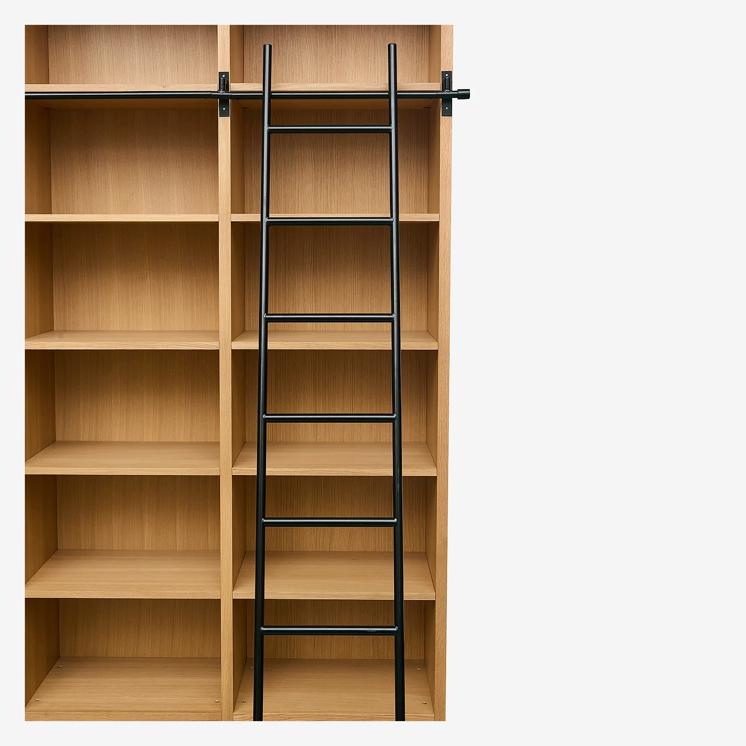 Eiken boekenkast met afneembare ladder - Natuurlijk - Ontworpen door Helena Pille - 10