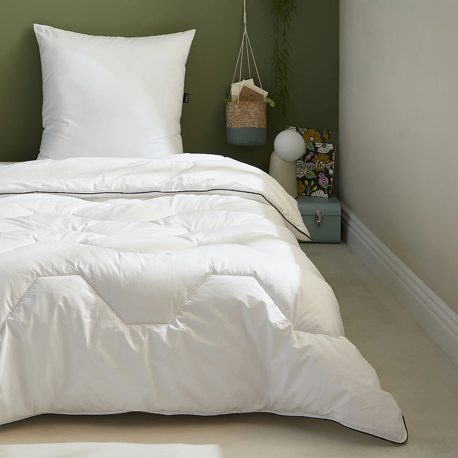 Couette chaude en synthétique - 400 g/m² - 140 x 200 cm - 1