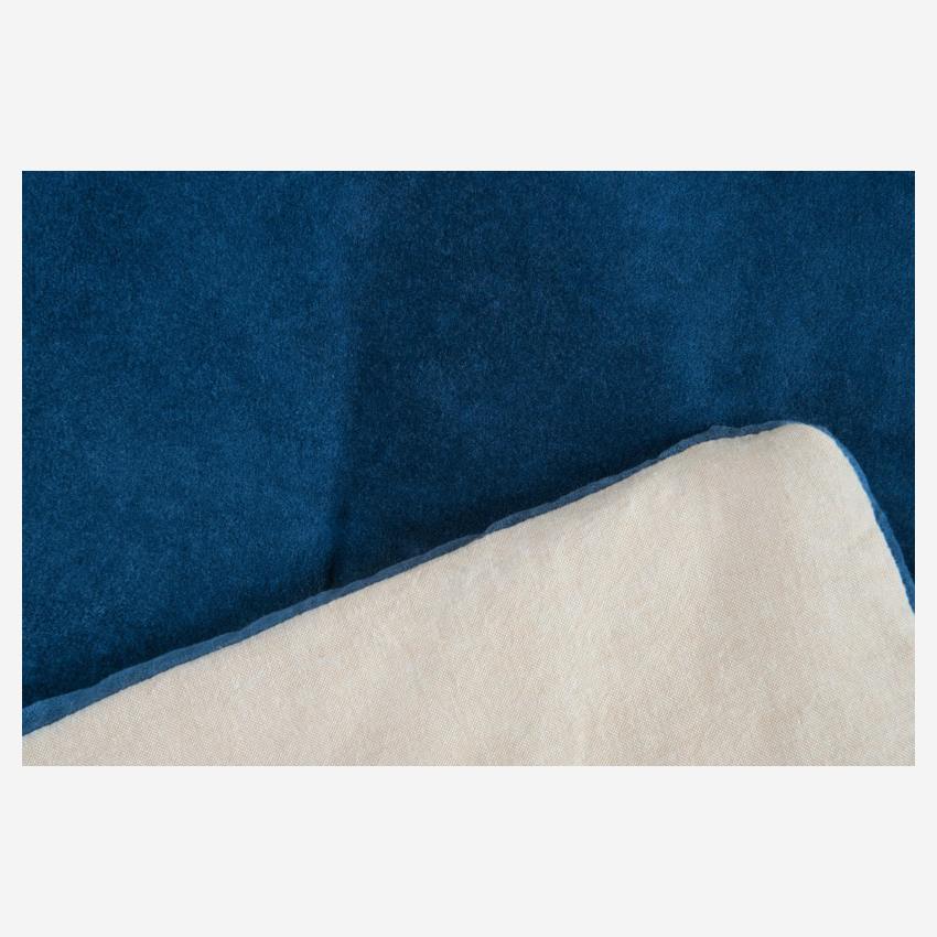 Bedspread made of velvet, blue 