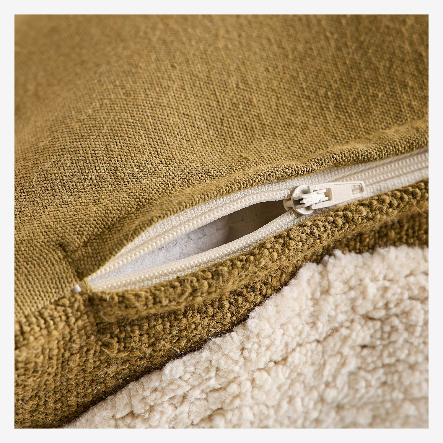 Coussin tufté en coton - 45 x 45 cm - Bronze - 3