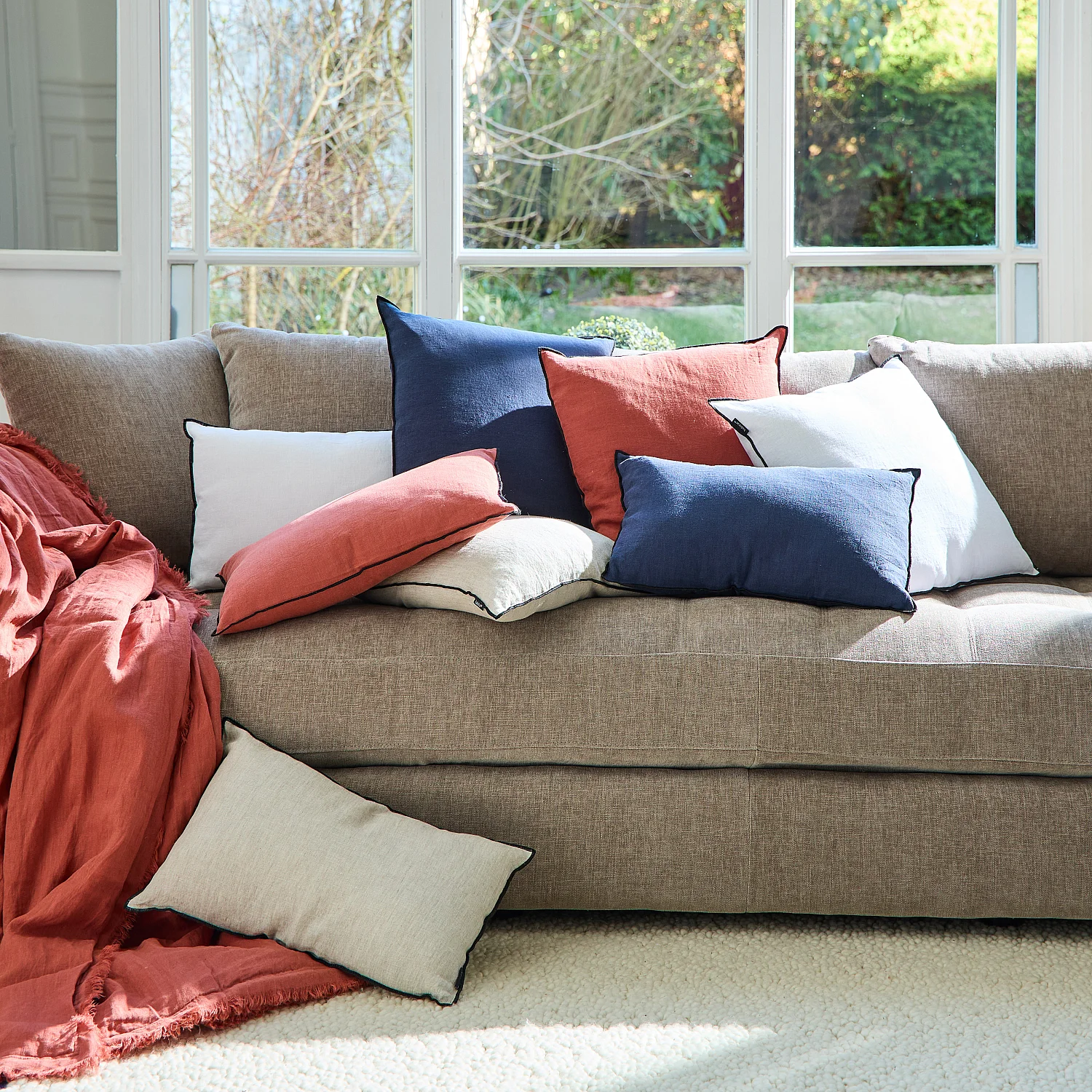 Coussin en lin à bourdon noir - 45 x 45 cm - Blanc - 6