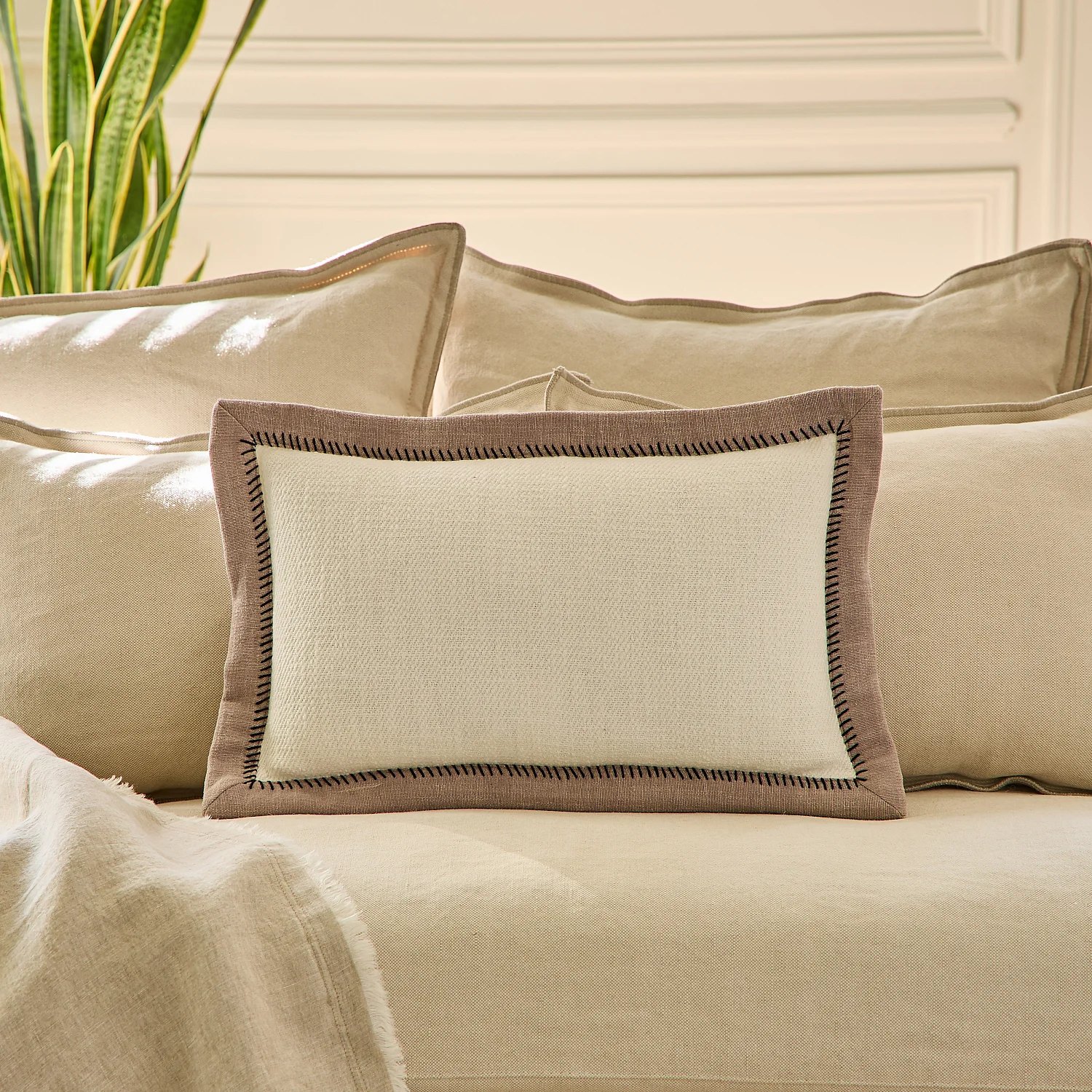 Coussin en coton - 30 x 50 cm - Ecru et lilas - 1