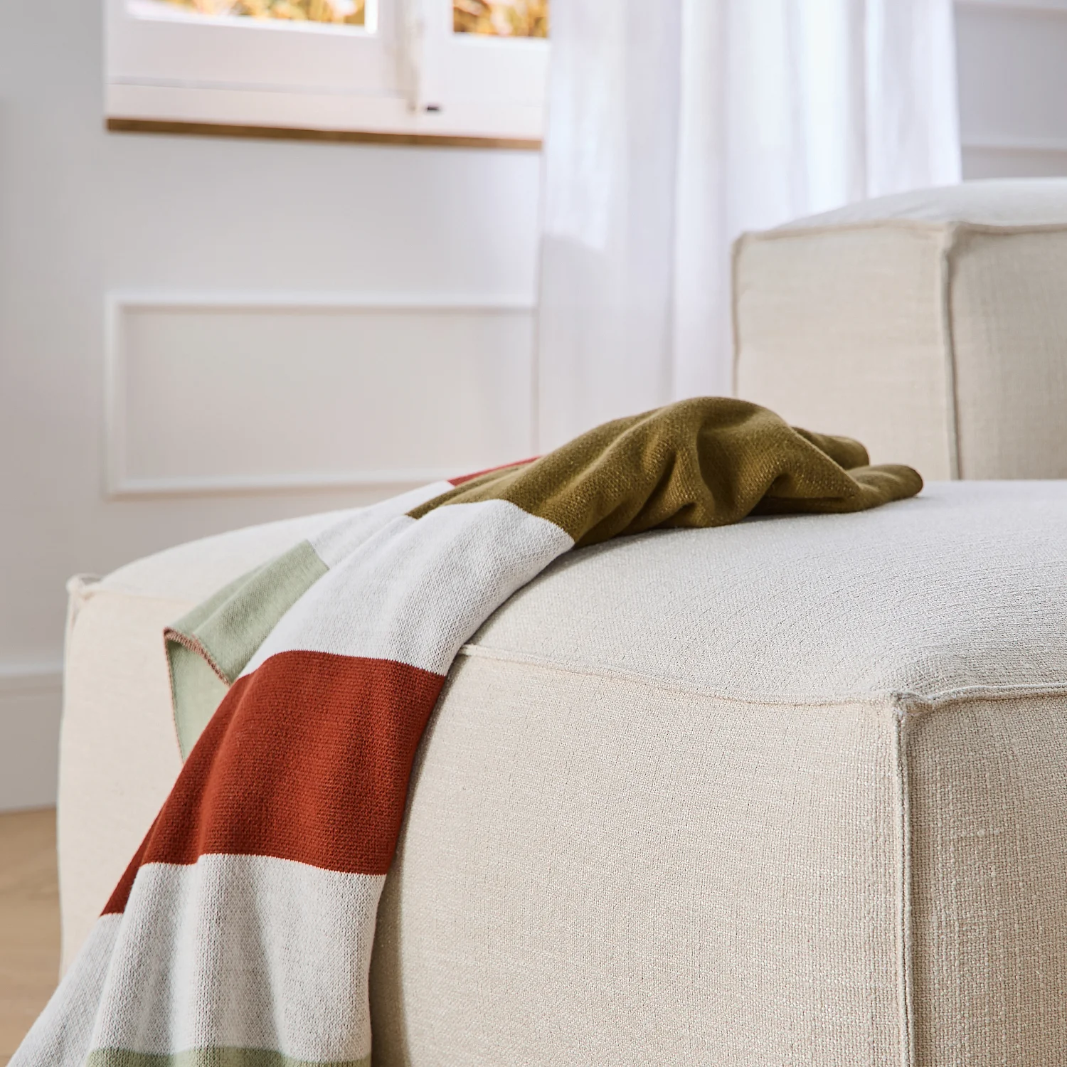 Divano angolare sinistro in tessuto bouclé corto Mira - Avorio - 3