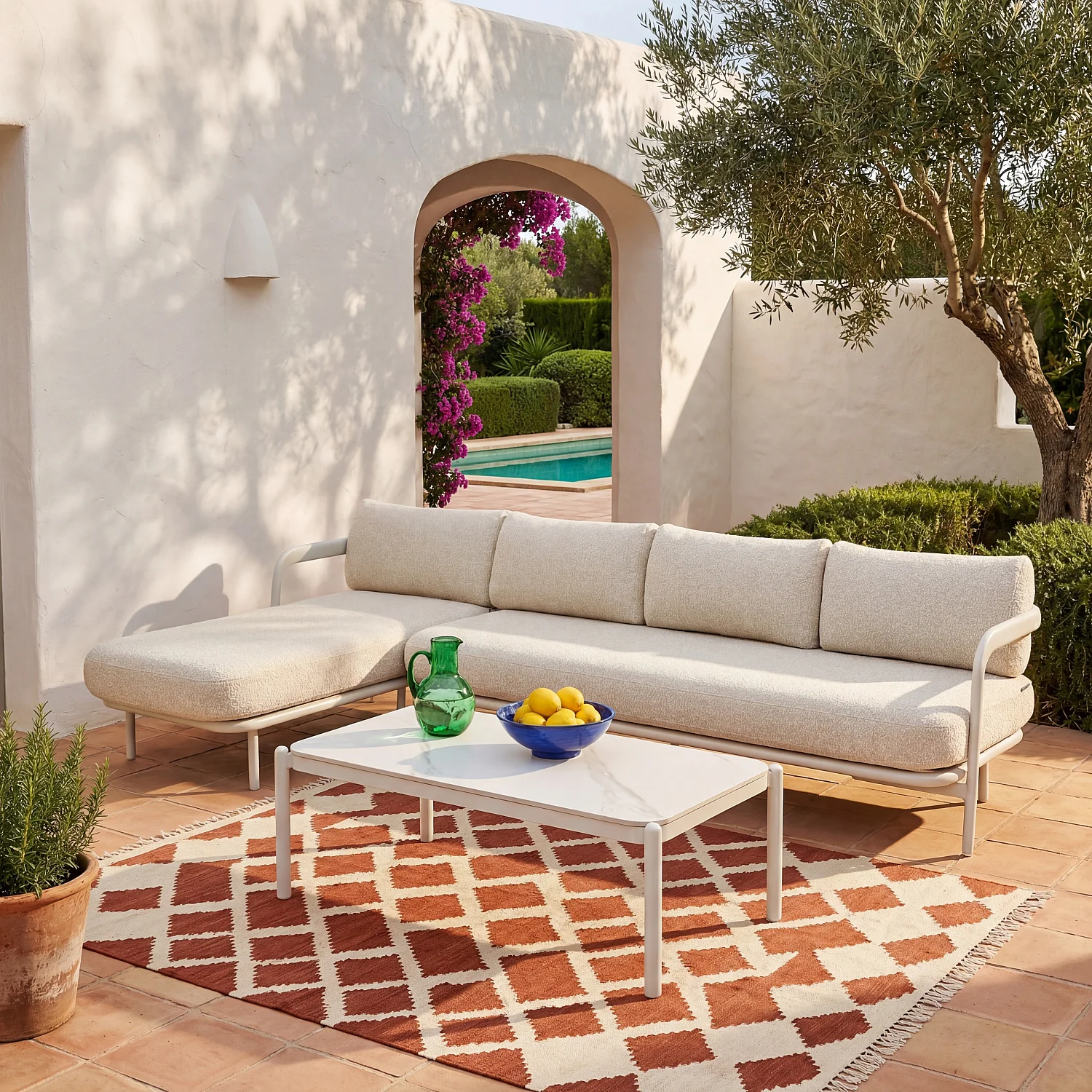 Canapé d'angle gauche de jardin en aluminium et tissu texturé déperlant - Crème et blanc cassé - 1