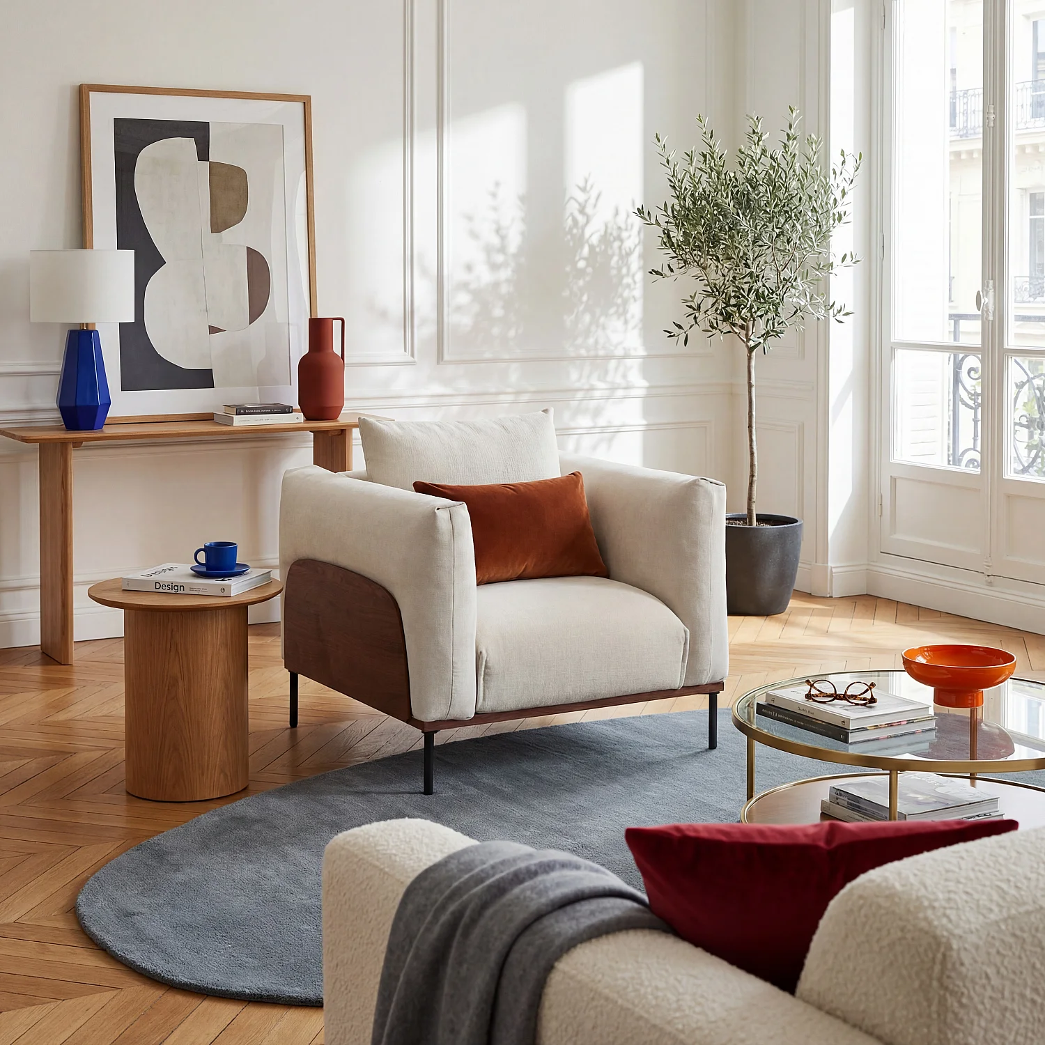 Fauteuil en tissu et bois garni de plumes - Sable et noyer - 1