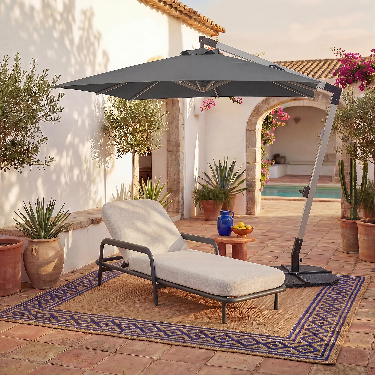 Parasol déporté en tissu et métal 3 x 3 m - Anthracite et argenté - 2