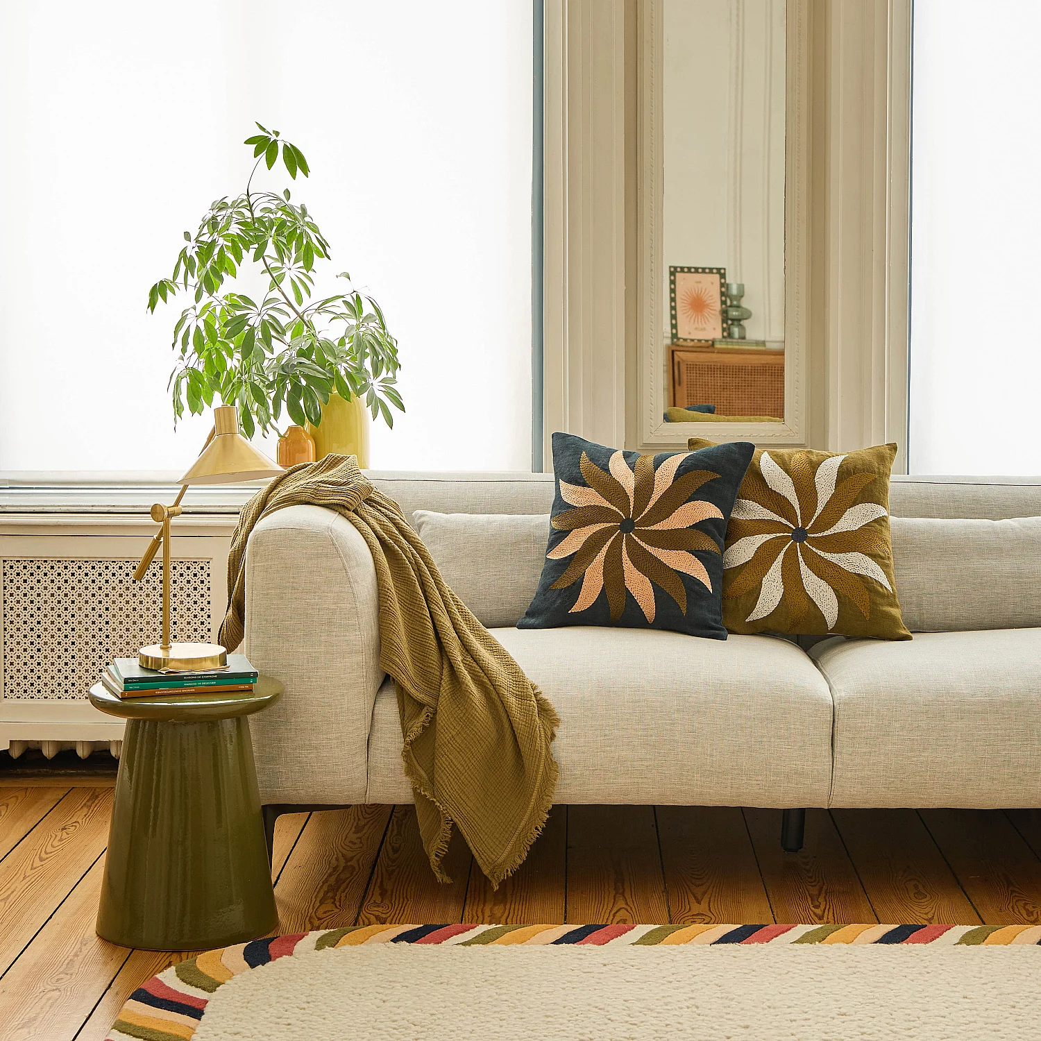 Coussin brodé en lin - 45 x 45 cm - Bronze - Design by Floriane Jacques - 3