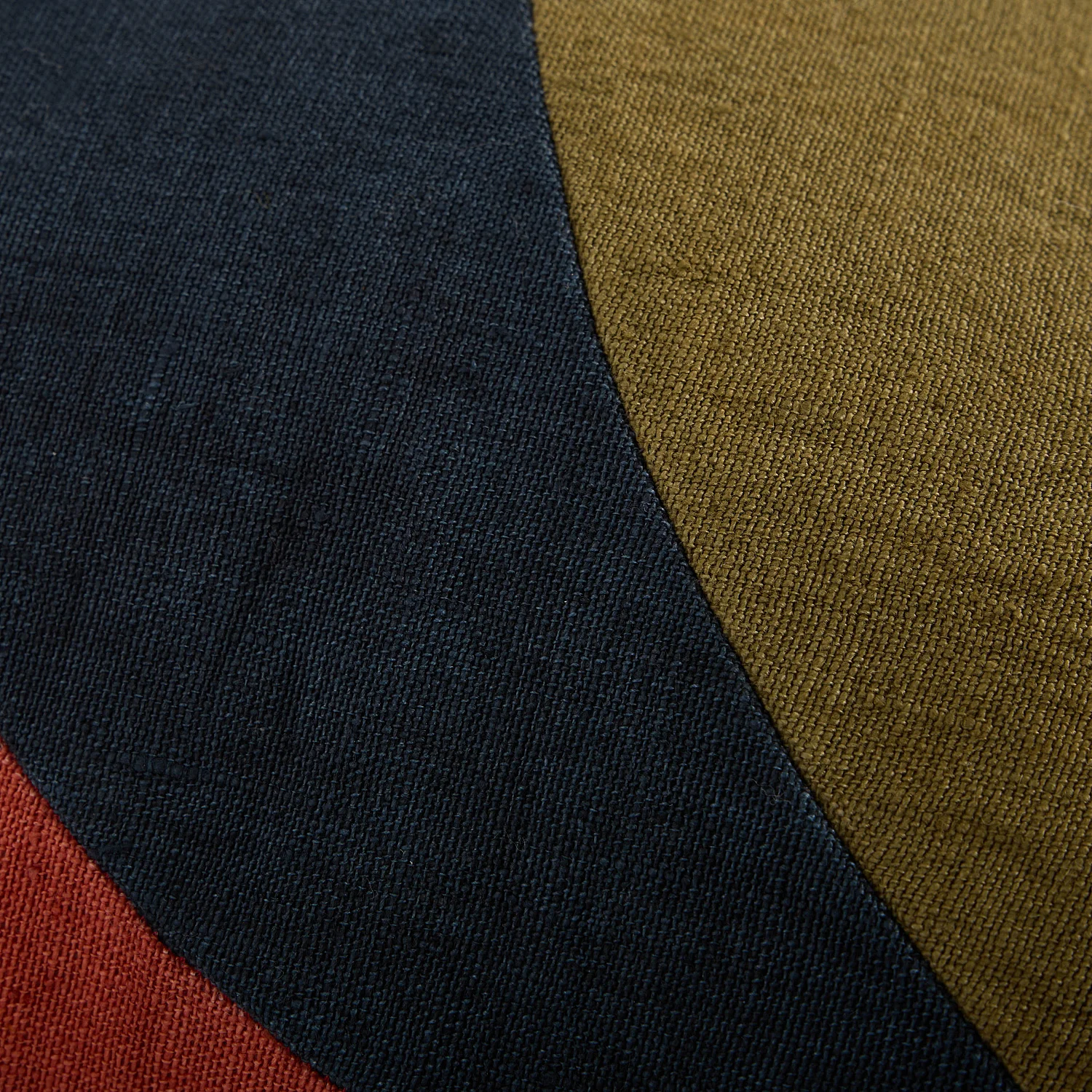 Coussin en lin et coton - 45 x 45 cm - Bronze, bleu et rose - Design by Floriane Jacques - 5