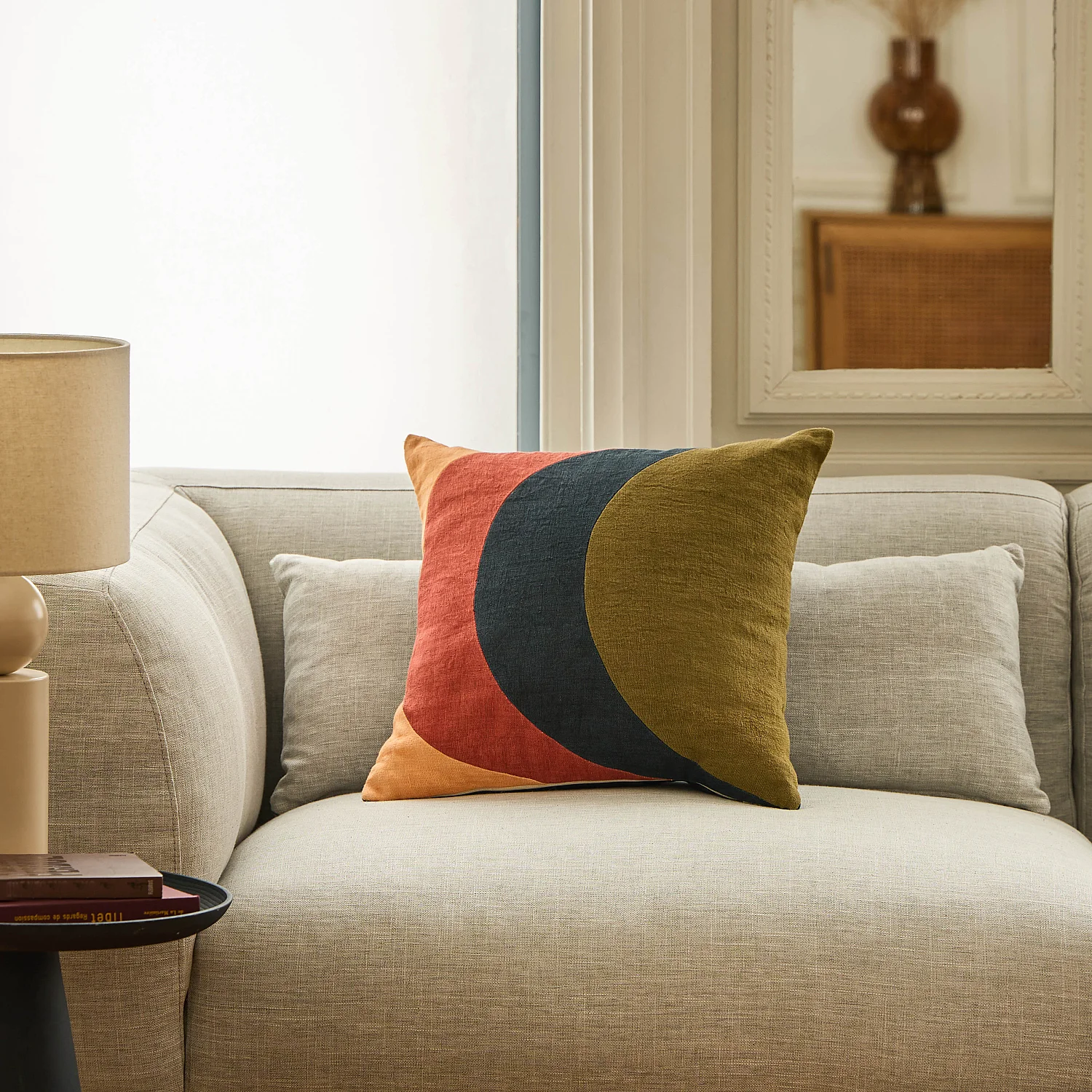 Coussin en lin et coton - 45 x 45 cm - Bronze, bleu et rose - Design by Floriane Jacques - 1