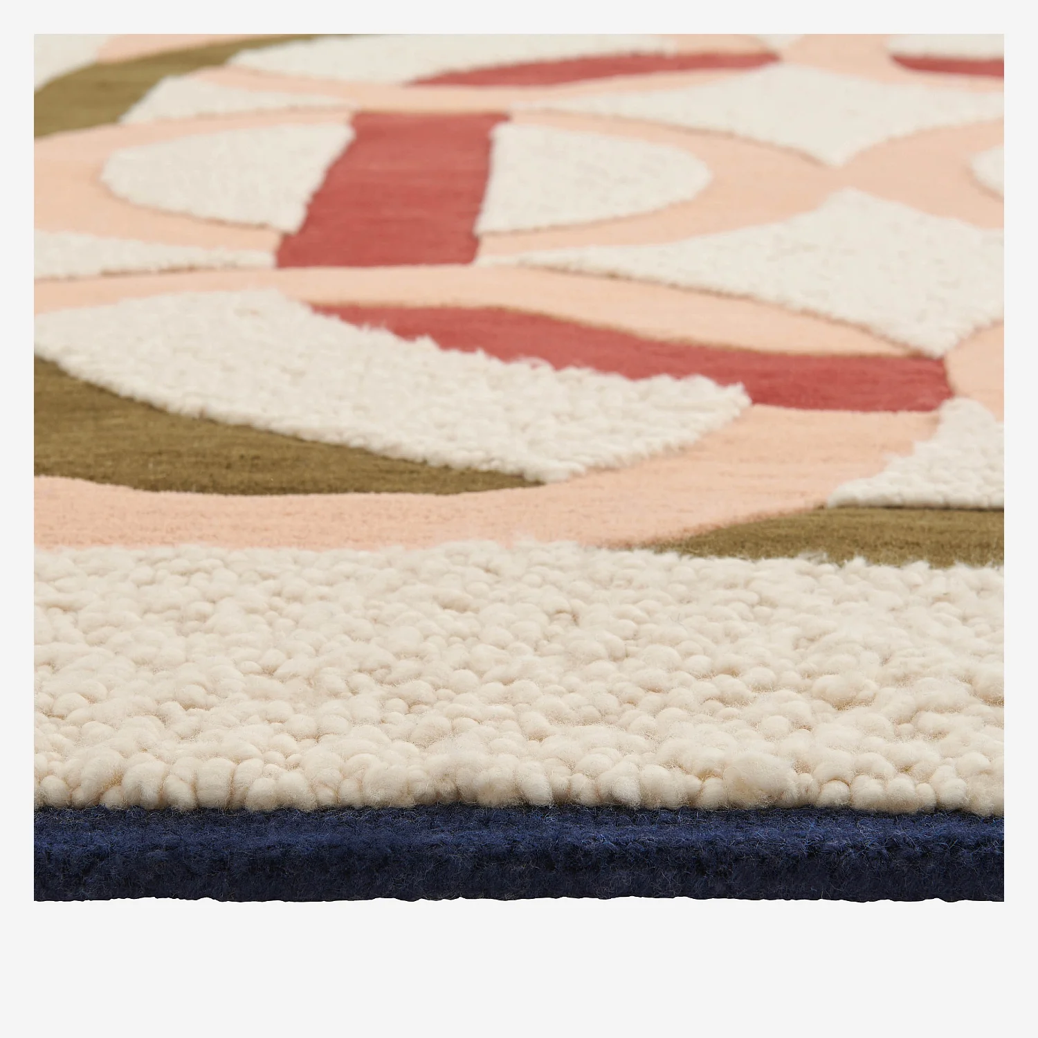 Tapis tufté en laine et bouclette - 160 x 230 cm  - Ecru et Corail clair - Design by Floriane Jacques - 8