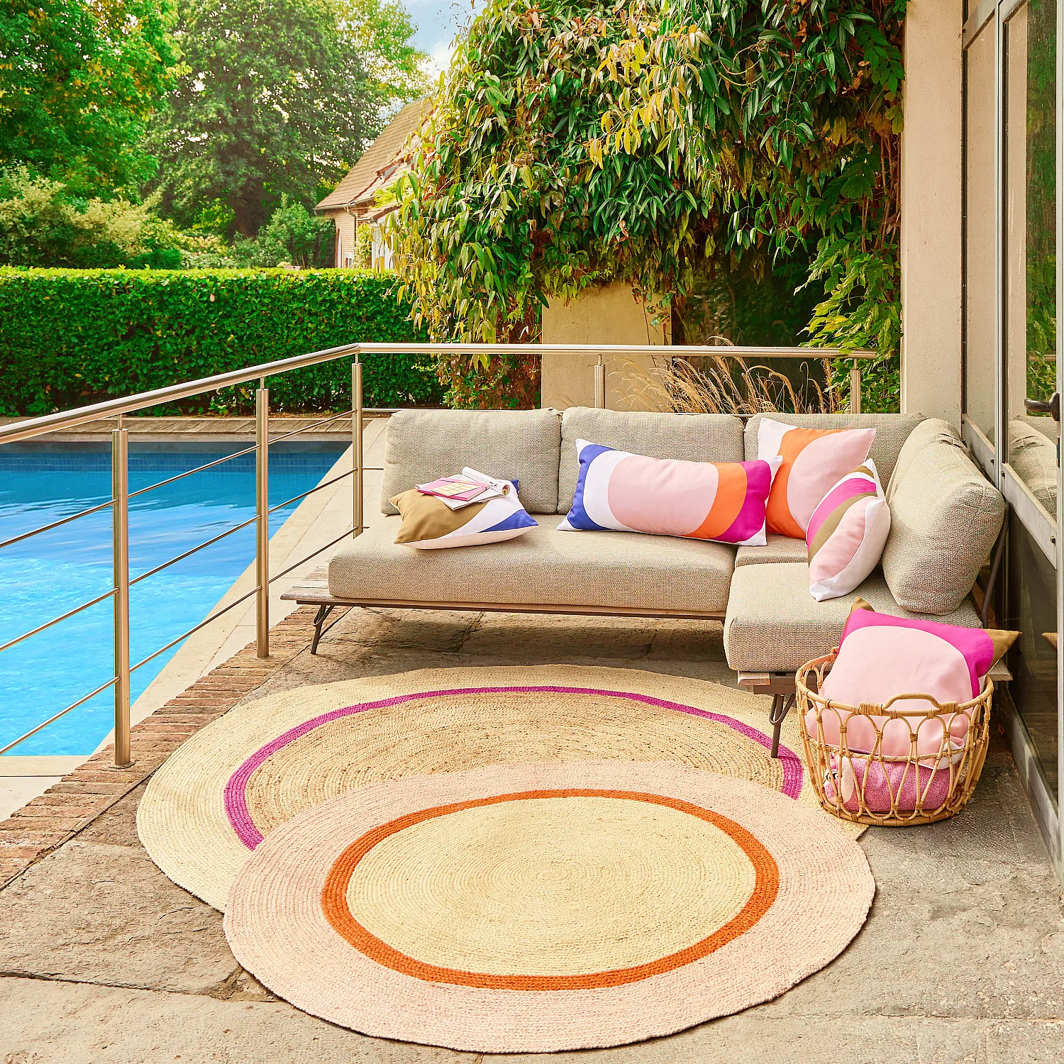 Tapis d'extérieur rond en jute déperlant - 200 cm - Naturel et Fuchsia - Design by Floriane Jacques - 8