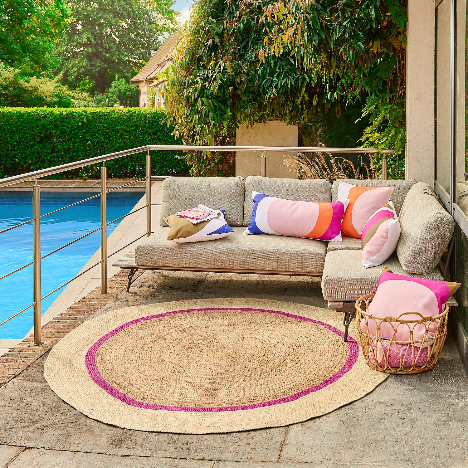 Tapis d'extérieur rond en jute déperlant - 200 cm - Naturel et Fuchsia - Design by Floriane Jacques - 1