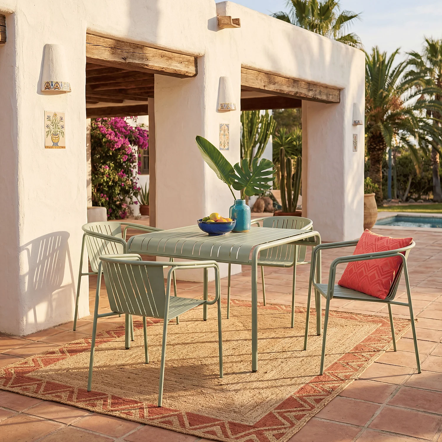 Tuintafel 100 x 100 cm met 4 tuinstoelen met armleuningen - Pistachegroen - 1