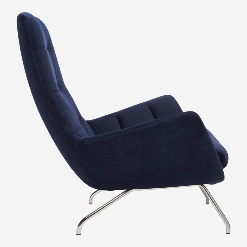 Armchair in Super Velvet fabric, dark blue with chromed metal legs