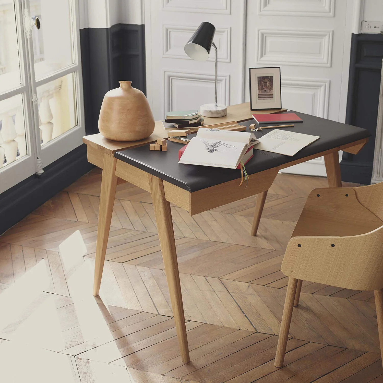 Bureau en chêne et cuir brun - 147 cm - 1