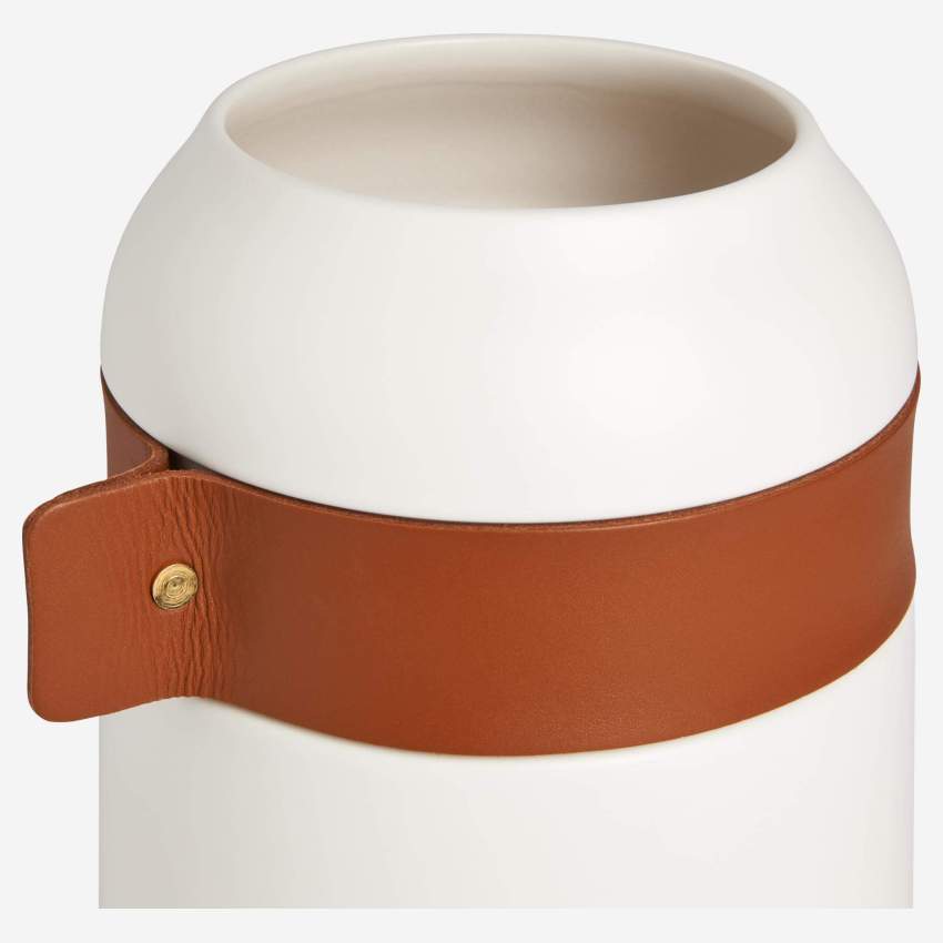 Ceramic vase and leather 20cm