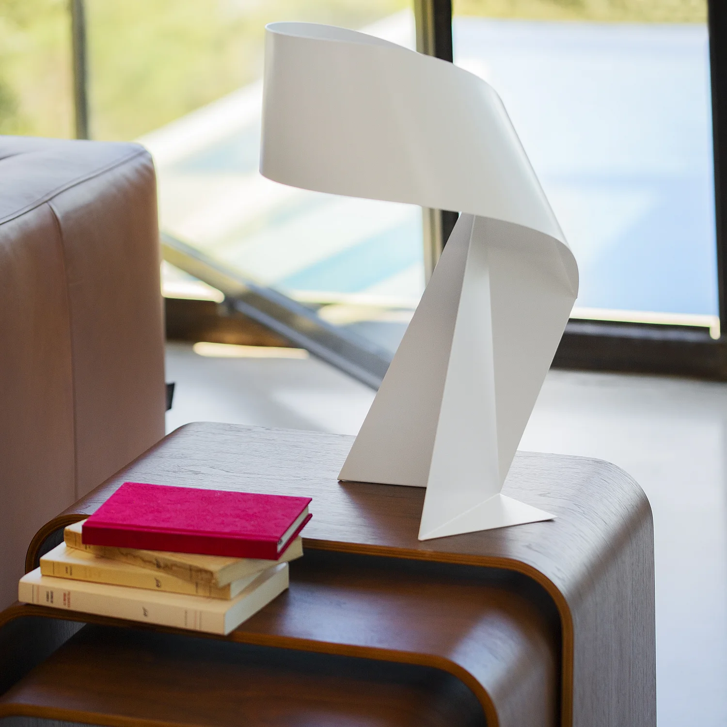 Lampe de table en métal - 50 cm - Blanc - Design by Claire Norcross - 1