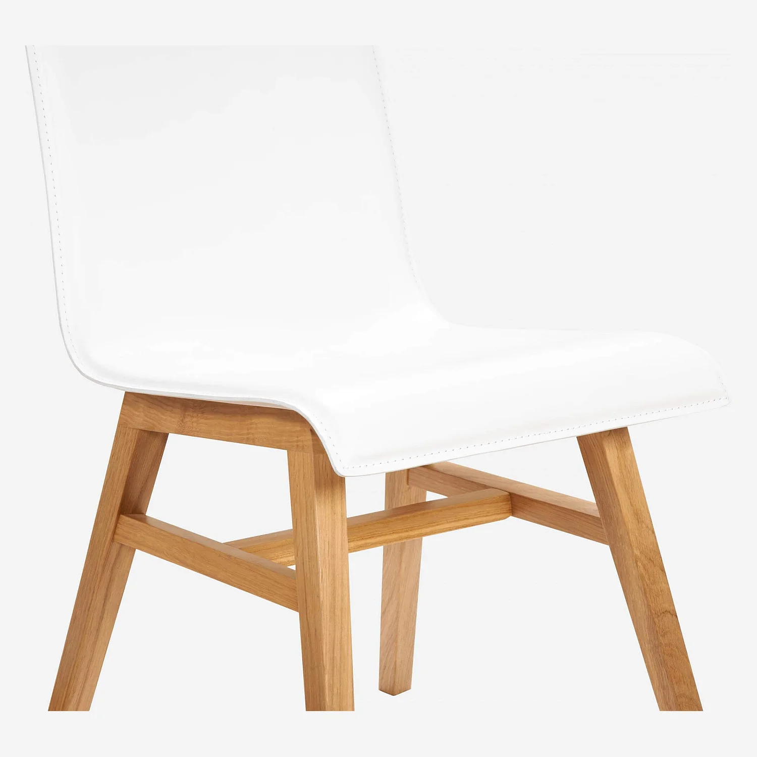 Chaise en cuir blanc et pieds en chêne - 3