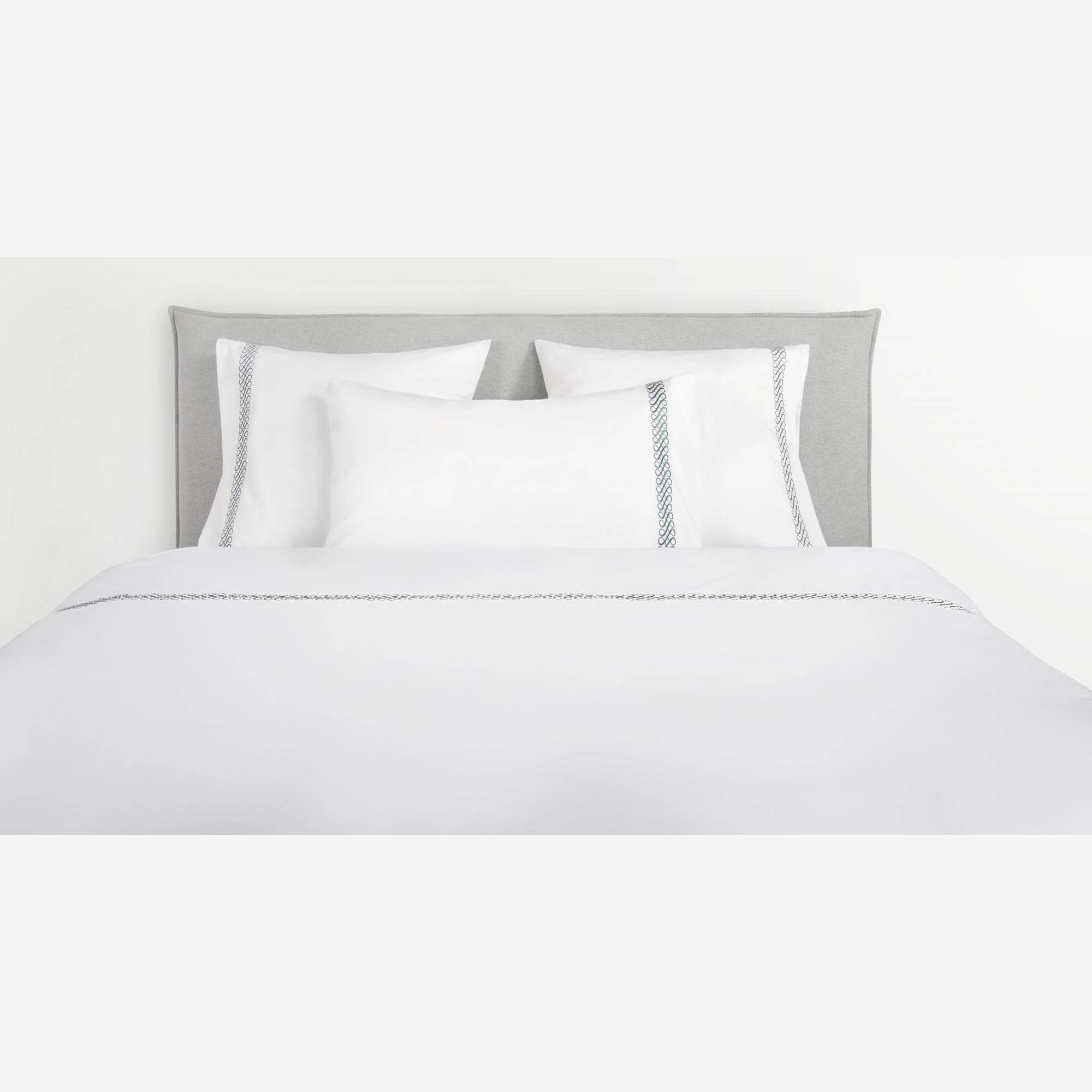 Embroidered duvet cover made of cotton 200x200, white