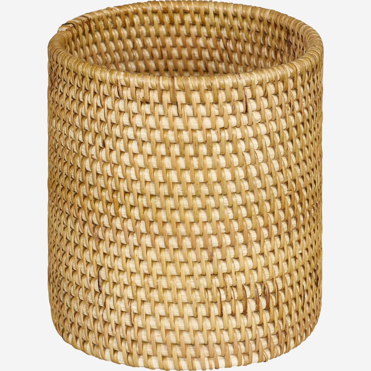 Rattan utensil pot