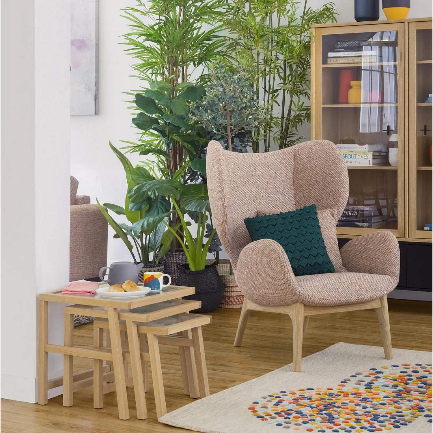 Tables gigognes en chêne et en verre - 1